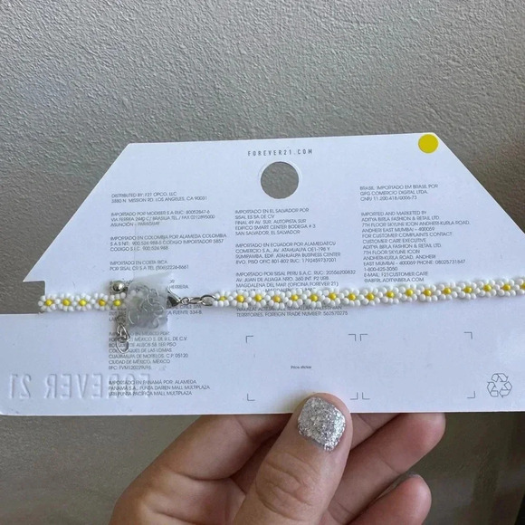Forever 21 Daisy Choker Necklace – New with Tag - Picture 5 of 11